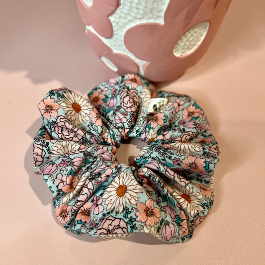 Scrunchie - Pink & Blue Daisy floral